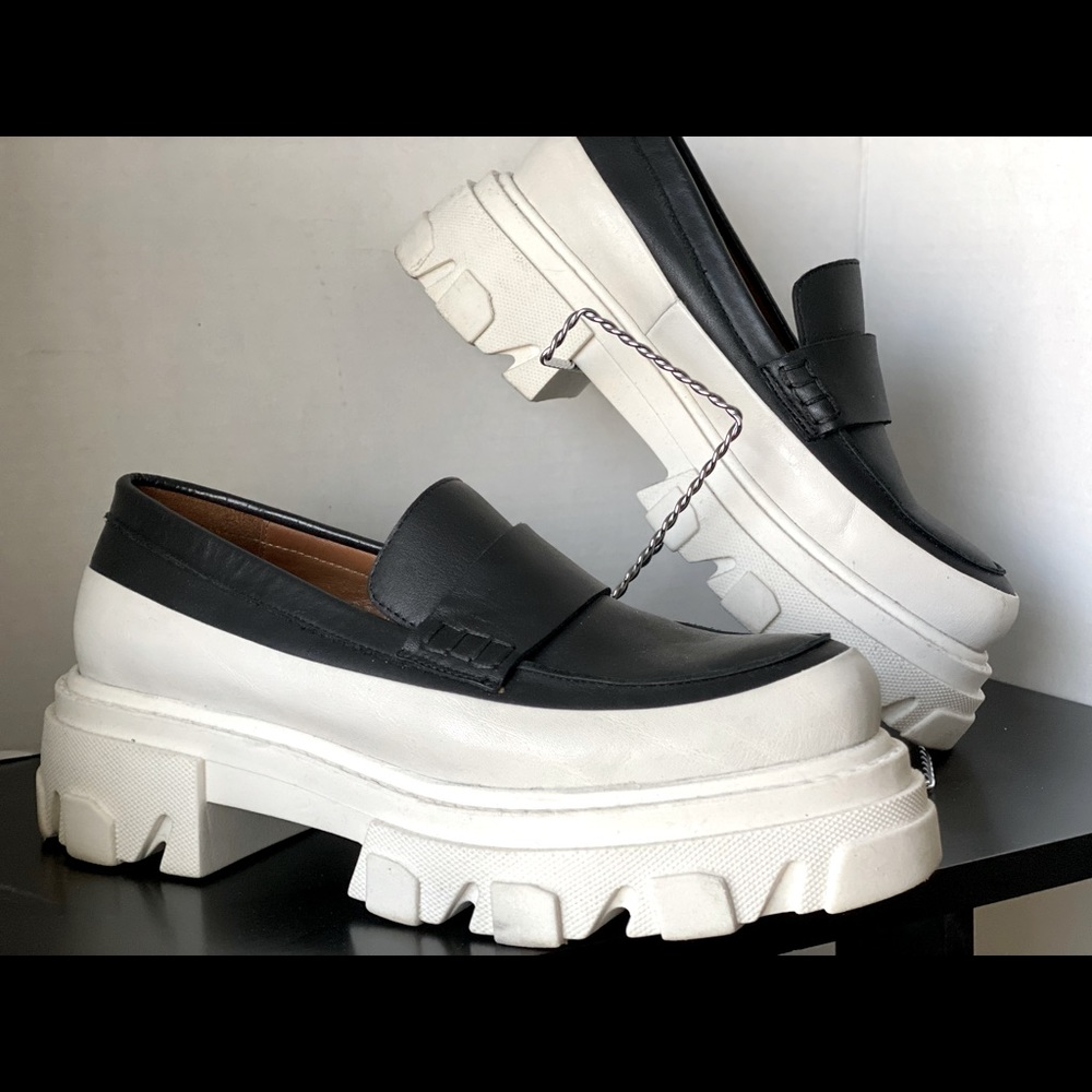 Steve Madden Platform loafers